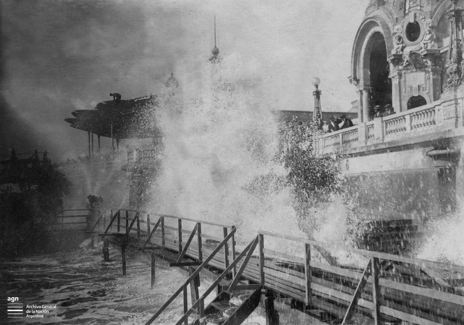 Un Paseo por la Historia: Los Peláez en la Rambla de Mar del Plata - 1924 8 rambla