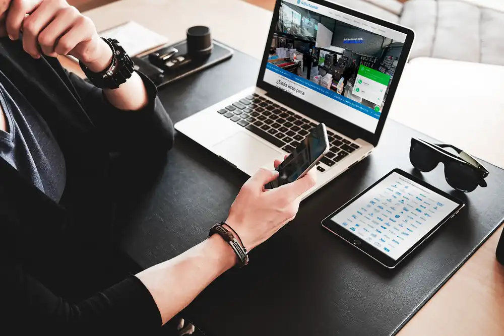 Gráfica Tucumán Lanza Su Nueva Web: Innovación en Packaging y más Marcas y Alianzas Estratégicas 5 GRAFICA TUCUMAN MOCKUP 04 ultraliviana