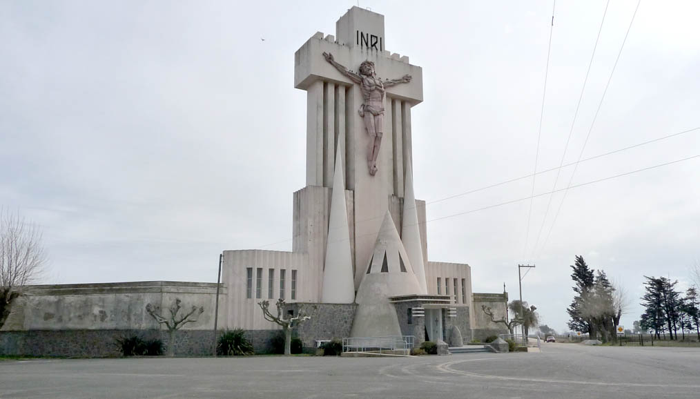 "Descubrí Salamone" obras emblemáticas de un arquitecto que hizo historia en Provincia de Buenos Aires 15 cementerio laprida